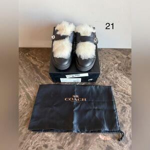 Coach Lo-Top Slide with Black Leather. Brand New and Original Packaging.